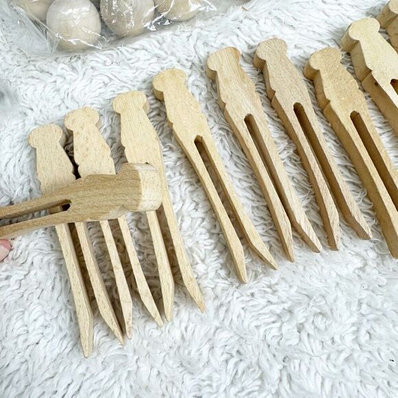 Vintage Lot of Wooden Clothespins, Knobs, Pulls, Handles Craft Project 80s 90s - Picture 8 of 11